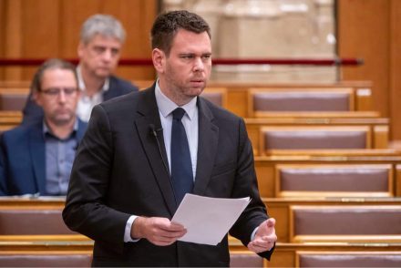 Több ezer milliárdot fizethet az állam az autópályákért: Vitézy Dávid szerint fenntarthatatlan a finanszírozási modell