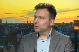 Almos-Peter-Mok-Elnok-Egeszsegugy-Valtsag-500-Milliard-2026