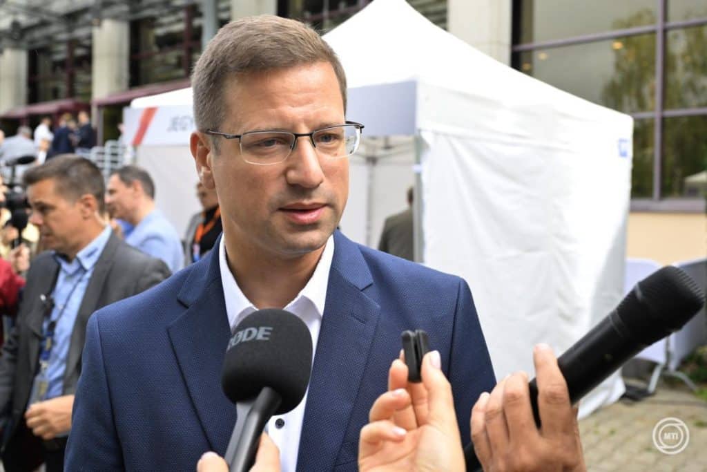 Gulyas Gergely Elismerte Menekülttábor Vitnyéd Magyar Péter