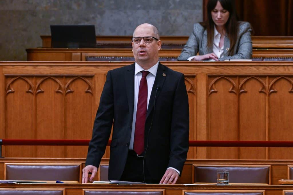 Legfobb-Ugyeszseg-Aranykonvoj-Kozlemeny-Alkotmanyvedelmi-Hivatal