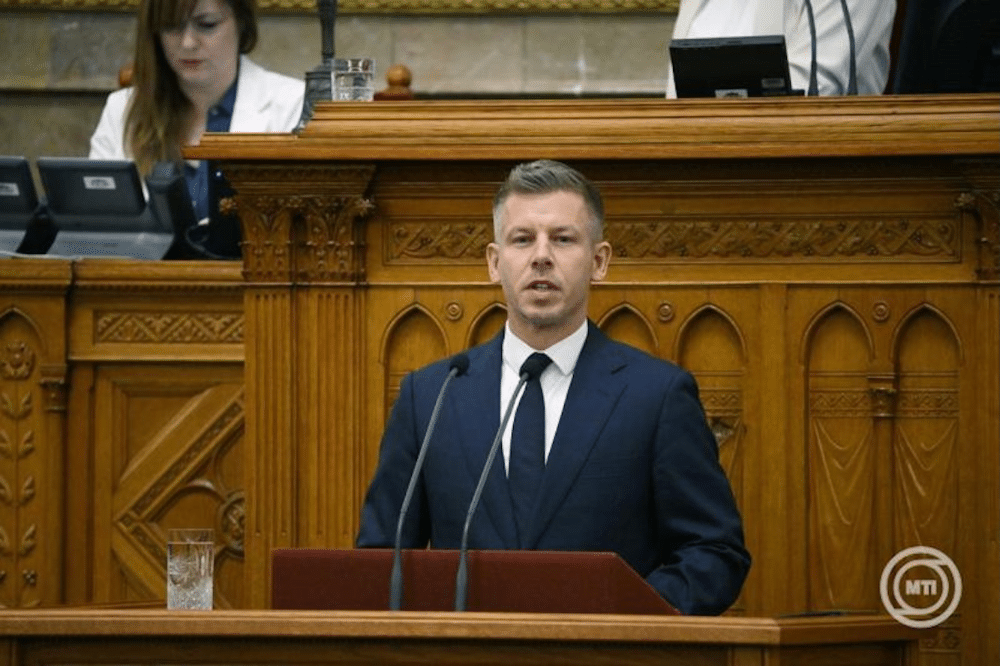 magyar-peter-12-eves-mandatumkorlat-fidesz-kdnp-2026