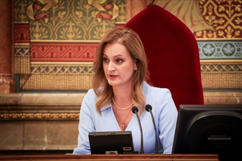Magyar-Peter-Forsthoffer-Agnes-Parlament