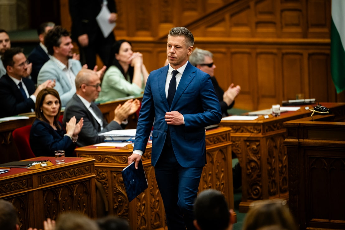 magyar-peter-legfobb-ugyesz-lemondas-alaptorveny-2026