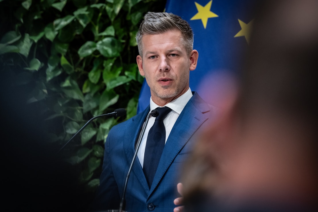 magyar-peter-mediaworks-reakcio-propaganda-osszeomlas-2026