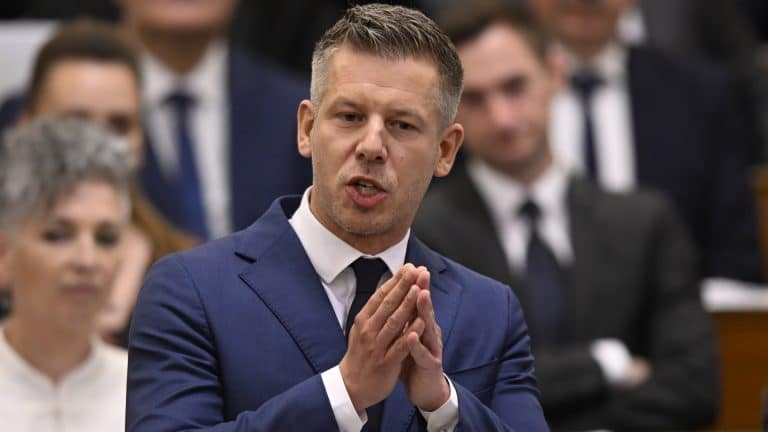 Magyar-Peter-Nemzeti-Vagyonvisszaszerzesi-Vedelmi-Hivatal-Bejelentes-2026