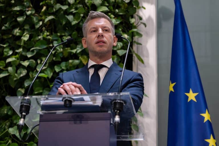 Magyar-Peter-Vagyonvisszaszerzesi-Hivatal-Szeptember-2026