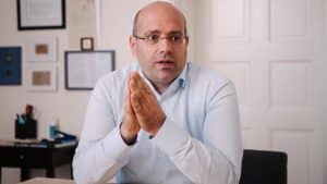 Mraz-Agoston-Nezopont-Egyedul-Maradt-Boros-Bank-Levente-Tavozas