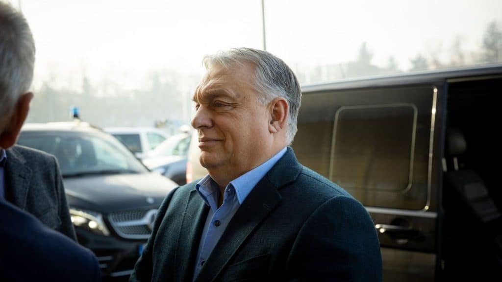 Orban Viktor Ukran Arany Konvoj Penzszallito Hallgatas