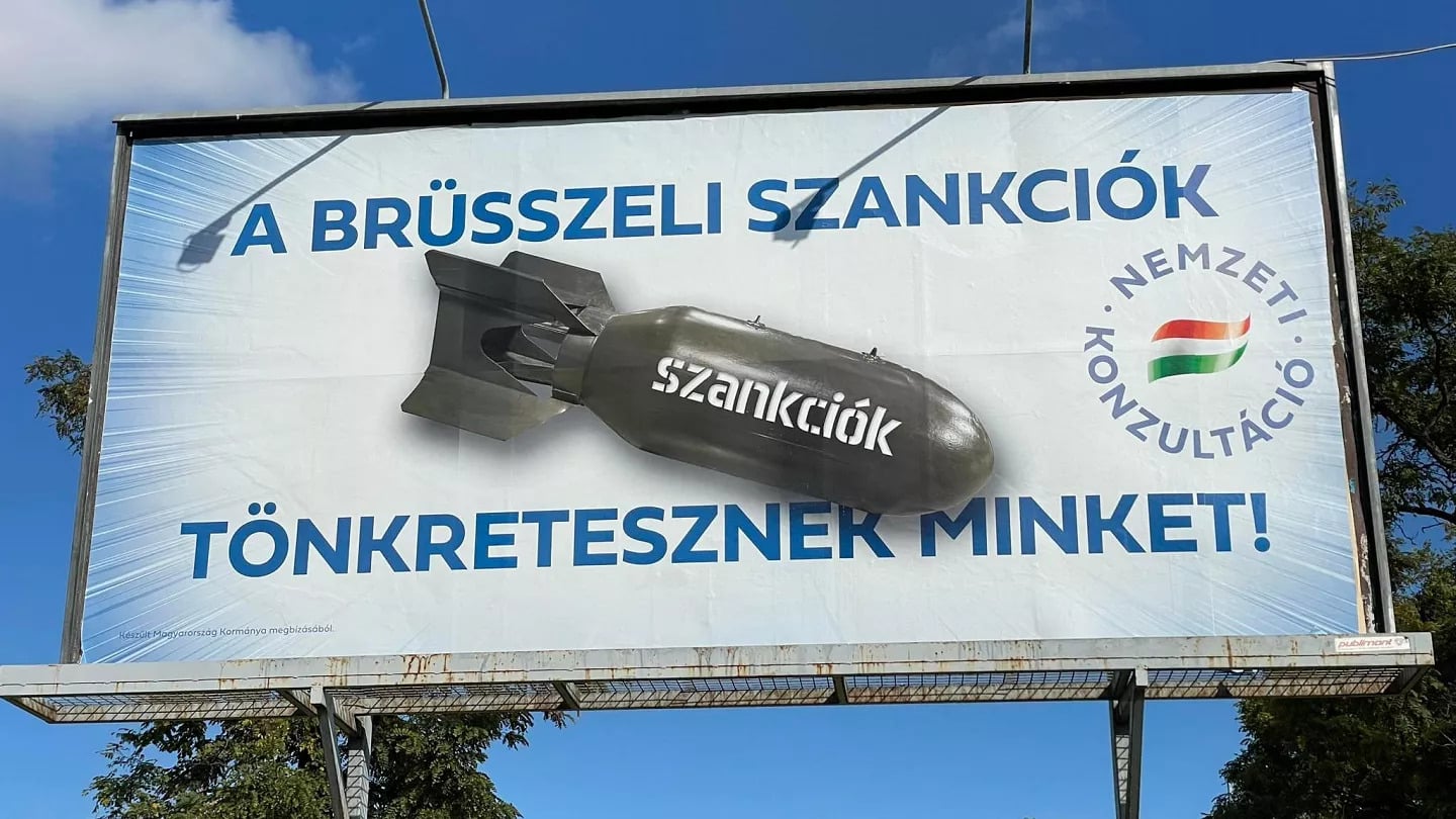 orszaggyules-tisza-part-torvenyek-kék-plakatok-vizsgalobizottsag-2026