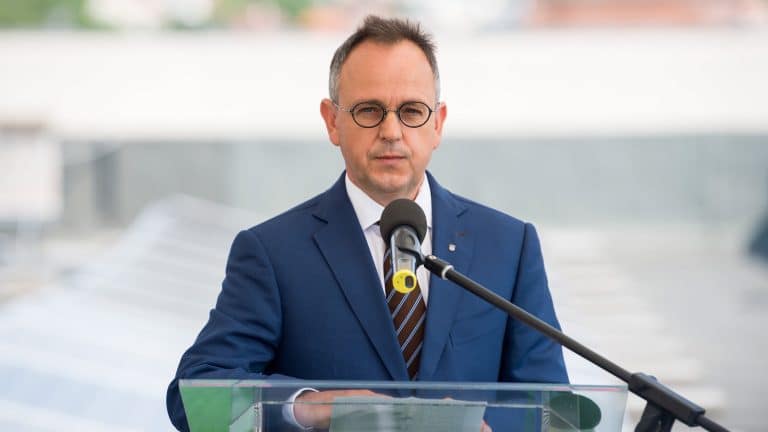 00-Bus-Balazs