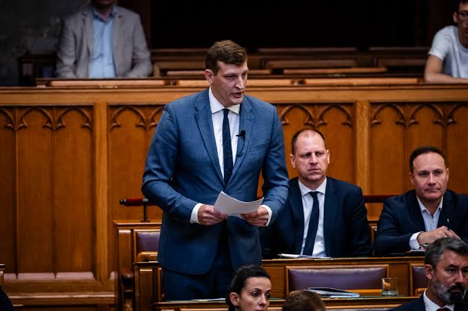 Panyi Miklós szerint ezért vették elő 10 nap után Ábrahám Róbert Kátai-Németh Vilmost sértő mondatát