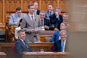 Gulyas-Gergely-Fidesz-Onkritika-Alaptorveny-Modositas-Vita