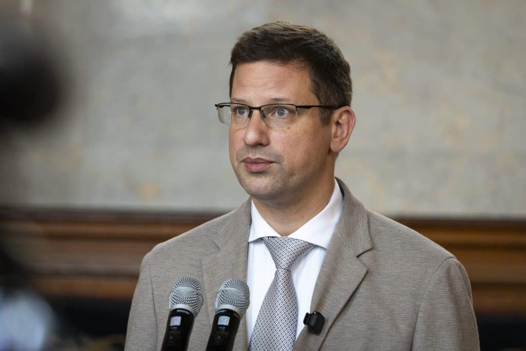 Gulyas-Gergely-Tisza-Part-Alaptorveny-Modositas-Parlament