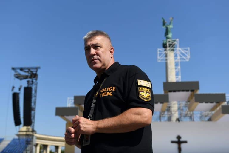Hajdú János, A Tek Volt Vezetője Bevallotta, Hogy Rogán Antal Bizalmasa Hívta Egyeztetésre Az Aranykonvoj Ügyben