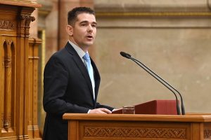A Honvédség Vízosztás Pride Idején, Amikor Rendkívüli Hőség Érte El Budapestet