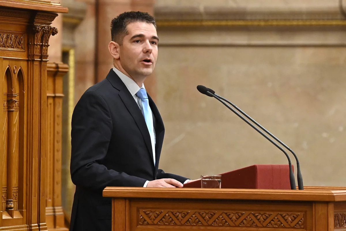 A Honvédség vízosztás Pride idején, amikor rendkívüli hőség érte el Budapestet