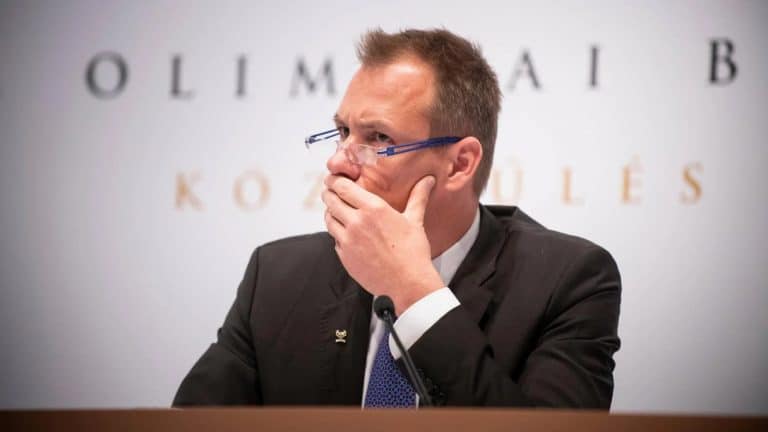 Kulcsar-Krisztian-Lezsak-Anna-Parlament-Vita-Bocsanatkeres