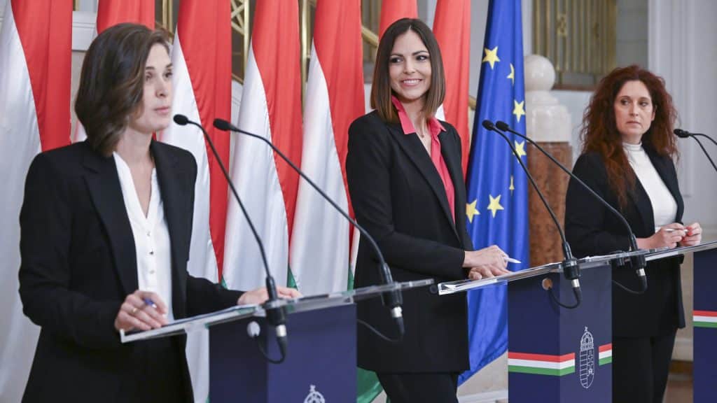 Magyar-Peter-Orban-Viktor-Fidesz-Kormany-Feljelentes-Kozbeszerzes