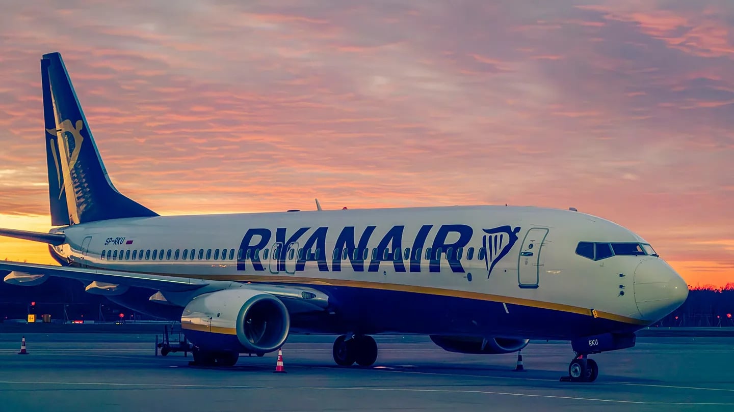 A Ryanair repülőgép-baleset után megsérült Boeing 737-800 hajtóműve és betört ablaka
