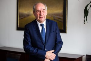 Sulyok Tamás Aláírta Az Alaptörvény Saját Köztársasági Elnöki Mandátumát Megszüntető Módosítását
