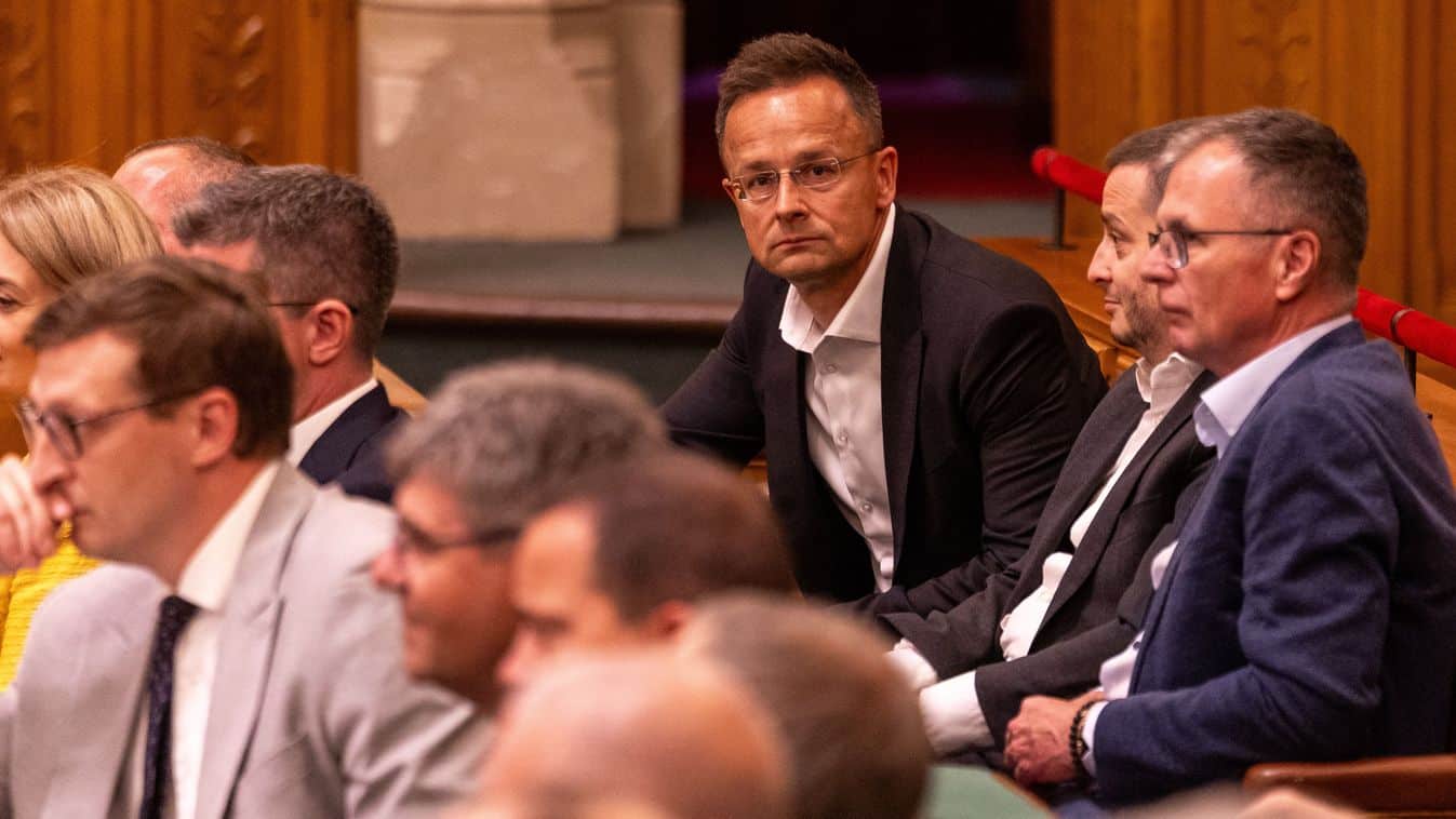 Szijjártó Péter BYD-rendezvényen a parlamenti mandátumáról történt lemondása előtt