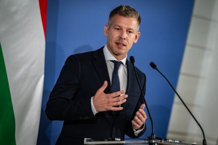 Drámai bejelentés: Magyar Péter az Országgyűlés leállítását javasolja