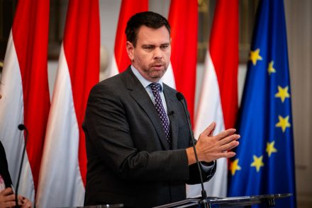 Kinek bizonyít majd az új menetrend? Vitézy Dávid visszaadta Komló vasúti kapcsolatát