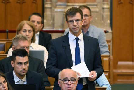 Tégláról téglára épül az önkény – Bóka János nekiment a Tiszának az Alkotmánybíróság döntése után