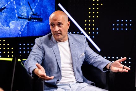 Magyar Péter leköpése után Tarjányi orbitális hibát lát – a Több mint testőr szerint a védett ember sem dönthet egyedül