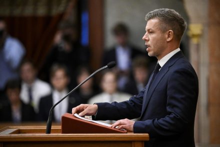 Akár péntekre eltűnhet 2000 megawatt: teljes paksi leállásról beszélt Magyar Péter