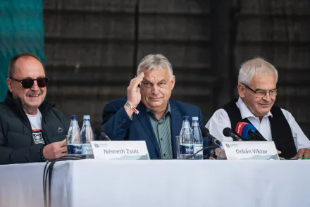 Orbán tusványosi beszéde: Galgóczi Eszter szerint elmaradt a kezdőhang – A Truman Show-ban stúdiólámpa esett le az égből