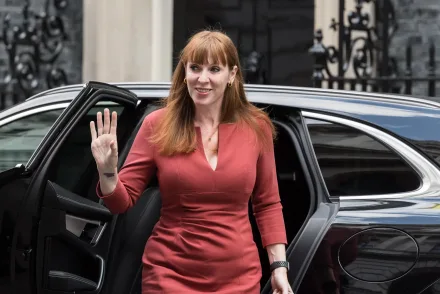 Elmeszelték Angela Rayner sajtópanaszát: Jogszerűen vadásztak a fotósok a politikusra