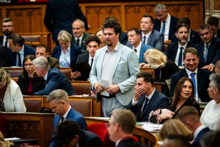 Nagy Ervin új frizurája lett hír az elnökválasztáson, alig lehet ráismerni