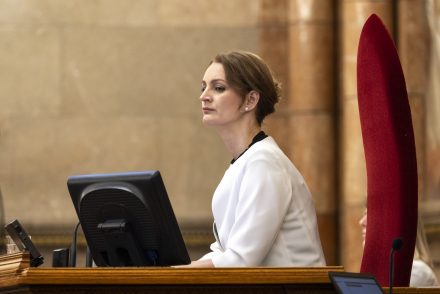 Forsthoffer Ágnes bekérette Magyar Pétert – az elmaradt parlamenti ülés után személyesen kell válaszolnia