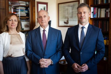 Baka Andrásnak nehéz dolga lesz, olyan köztársasági elnöke lesz az országnak, aki szerint a Fidesz foglyul ejtette az államot, és most egy autoriter rendszer lebontása zajlik
