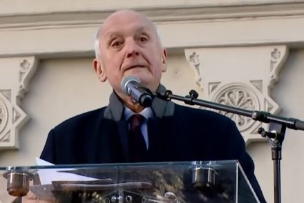 Róna Dániel szerint Baka Andrásra a valódi próbatétel még vár, és nem fogja Magyar Pétert sarokba szorítani