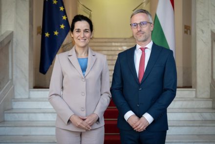 A Partizánból igazolt a Tisza megint: Feledy Botondot kérte fel Orbán Anita a Külügyi Intézet vezetőjének