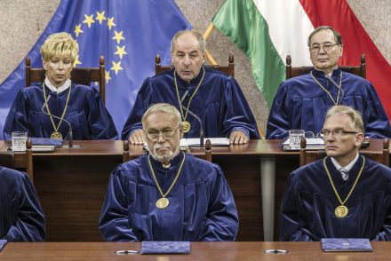 A Fidesz saját korábbi szabálya ütött vissza – az Alkotmánybíróság elkaszálta a beadványait