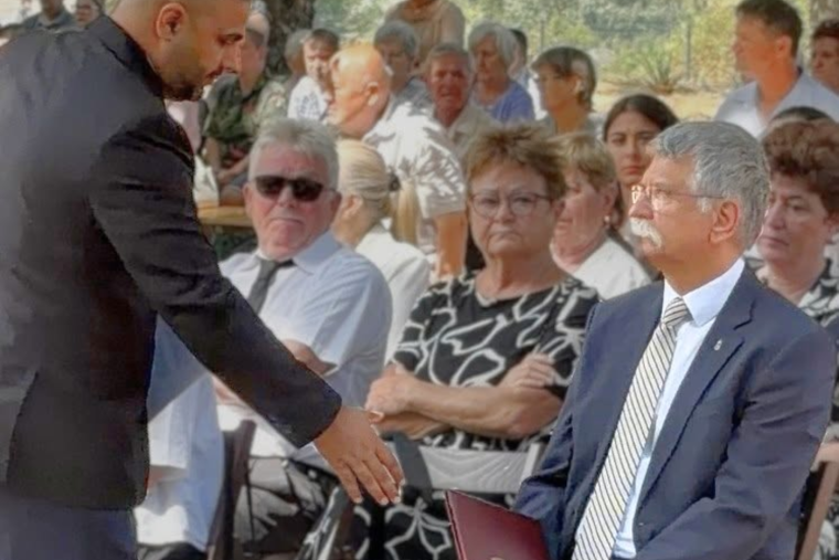 koszegi krisztian tisza kover laszlo kezfogas