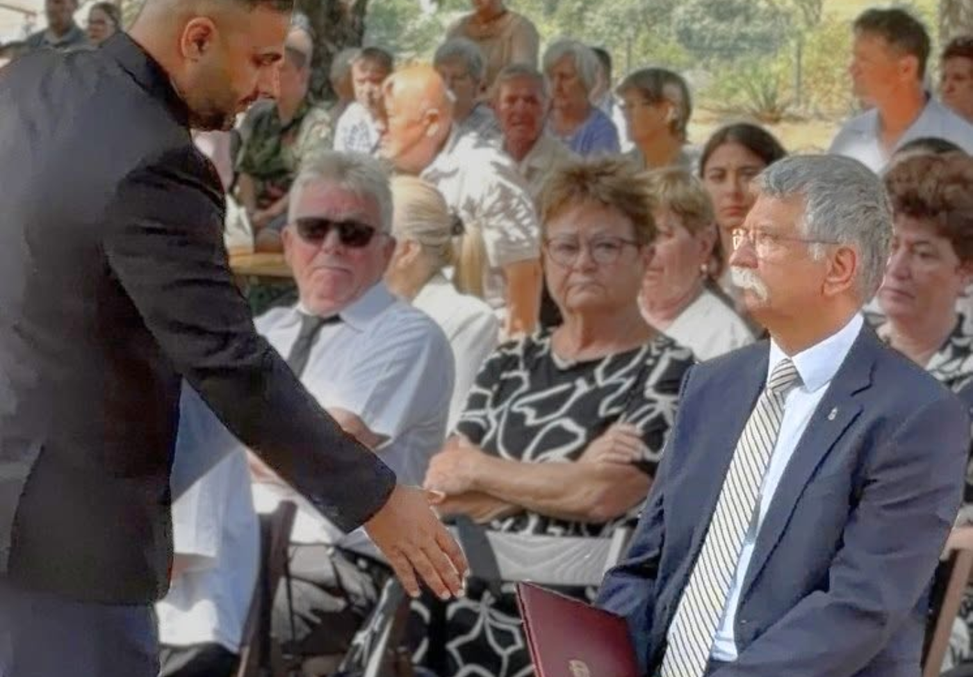 koszegi krisztian tisza kover laszlo kezfogas