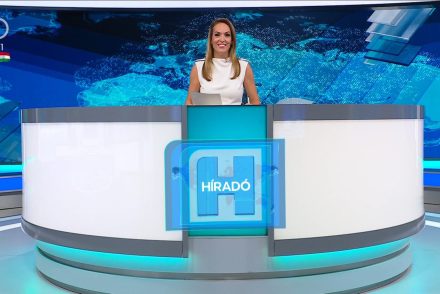 Alig 24 órával az újraindulás után beégett a közmédia, máris valótlanságot állítottak: az M1 Híradó elnézét kért a Momentumtól