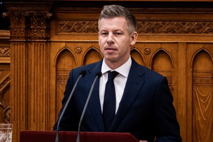 Magyar Péter száznapos mérlegében már a szeptemberi gyógyszeráfa is eredmény – több mint száz teljesítésről beszél