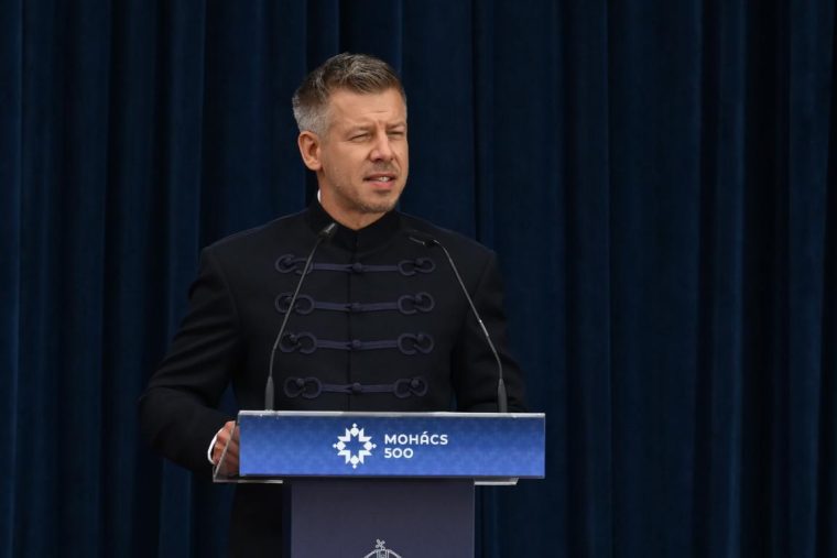 Kizárta a nemzeti önsajnálatot Magyar Péter mohácsi beszéde: miért váltott gyásznarratíváról az 500. évfordulón?