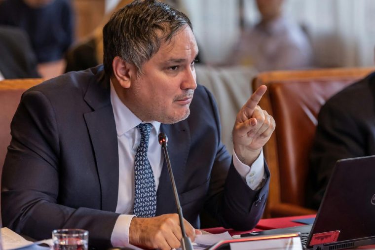Ötcsillagos tengerparti luxushotelben éjszakázott Nagy Márton, de megint trükközött