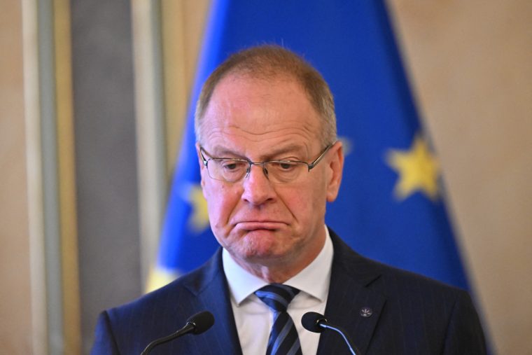 navracsics tibor mozgalma