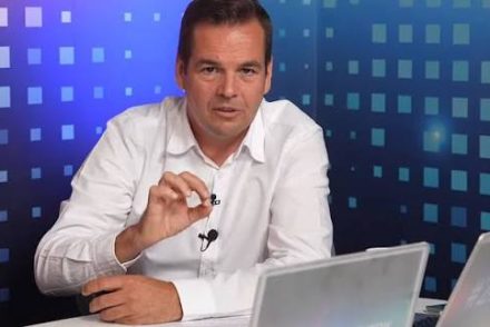 Kiszivárgott fotóval támad Németh Balázs: a fideszes képviselő szerint a régi szerkesztők nélkül nem lett volna adás, velük startolt el az új M1 Híradó