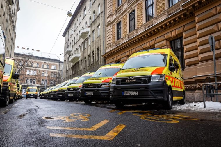 Az Országos Mentőszolgálat sikertörténetként posztolt egy újraélesztésről, de a hozzászólások között megjelent az özvegy
