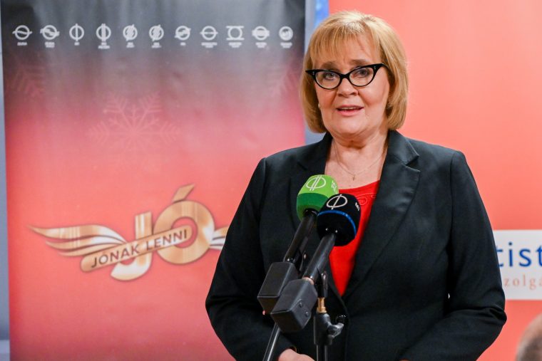 sikloxi beatrix kossuth radio fidesz jeloles