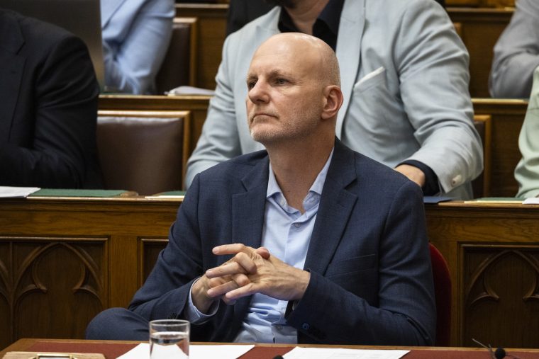 tanacs zoltan allamtitkar