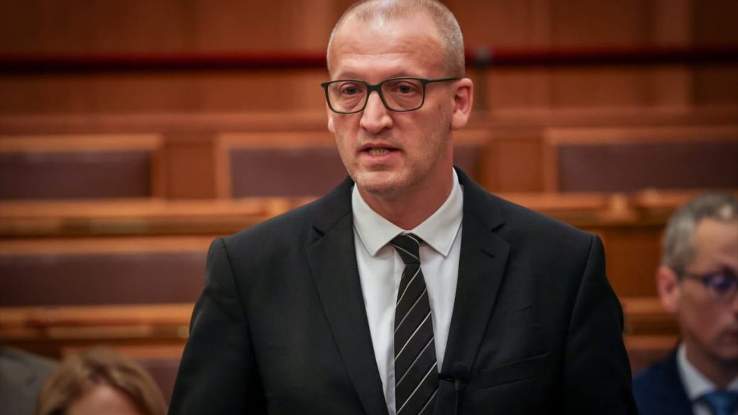 Tarr Zoltán kulturális miniszter